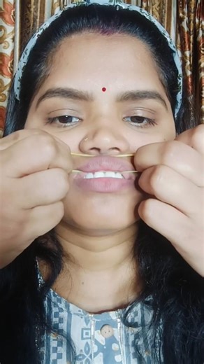 Viral Lip Hack 🤒 #youtubeshorts #shorts #lipsticklover #lipstick #viral #trendinghacks