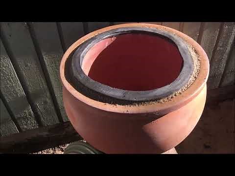 making a simple zeer pot "fridge"