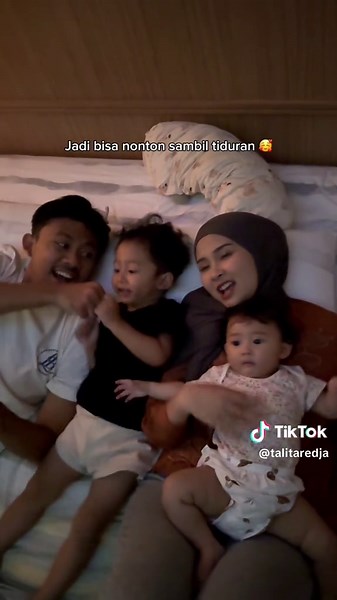 Rayakan Ramadhan Bersama Keluarga dengan Proyektor Mini