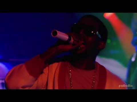 Kanye West - Can't Tell Me Nothing (2007 London Live Performance)