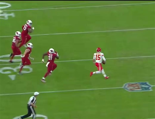Glazing an off target incomplete pass. Fuck I'm so tired of the Mahomes PR machine. Yes, he's good and yes he makes throws that dont look like they should work but the constant dick sucking for incomplete passes is the most ridiculous thing I've ever seen.