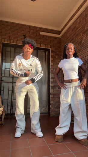 South Africa TikTok Dance Challenge with Kayla — arsonistickeem