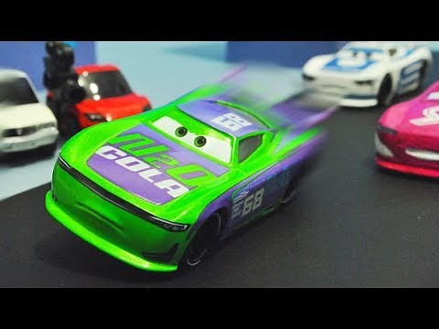 Disney Cars 3 : H.J. Hollis - Next Generation Racer! - StopMotion