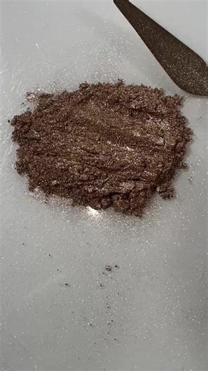 Exploring High-Quality Gold Pigments for Art