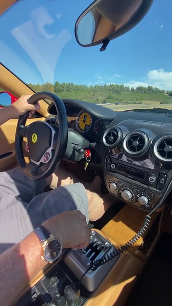 Ferrari V8's just sound so smooth