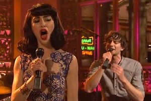 Watch Gotye   Kimbra Perform 'Somebody That I Used to Know' on 'SNL'