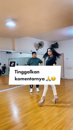 AsmaraNur Modeling School - Class Model Catwalk 2023