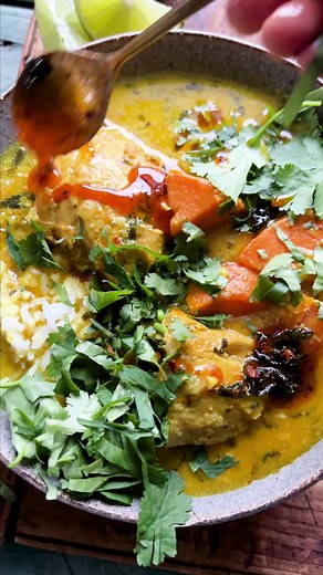 Delicious Crock Pot Coconut Chicken Curry Recipe