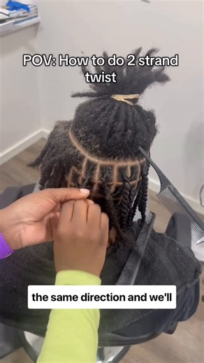 Danielle E. Brown on Instagram: "How to do two strand twist #twostrandtwist #twostrandtwists #twostrandtwistlocs #locretwist #retwistlocs"