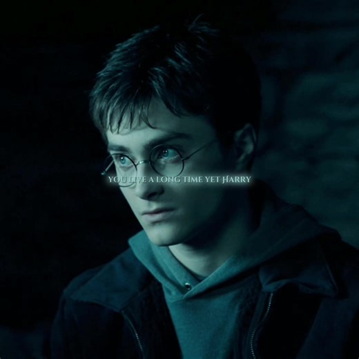 pov: Harry Potter is strongly connected to Voldemort subconsciously. But you can also put a love sub-story into it, just like me, hehe. That Harry inexplicably fell in love with the Dark Lord, but unfortunately, it's too late. Because he had already killed his dark lover with his own hands. In general, tears are coming to me now because of this Edith, why is he so sad . . . #harrypotter #harrymort #hp #harry #potter #voldemort #харрипоттер #воландеморт #harrypotteredit #harrypotterfan #hogwarts 