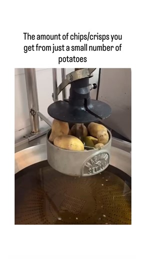 raju_funny on Instagram: "- The post features a mesmerizing time-lapse video of industrial potato chip production, transforming just a few large potatoes into hundreds of uniform crisps through automated slicing, washing, frying, and seasoning, captivating viewers with its efficiency and garnering over 1,900 likes for evoking wonder at everyday manufacturing. - Production yield is remarkably low by weight—typically 1 kg of raw potatoes produces only 0.25-0.3 kg of finished chips due to 75-80% wa