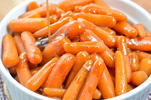 Slow Cooker Maple & Brown Sugar Glazed Carrots