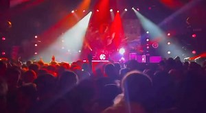 -MY NAME IS MUD- Some cool footage from the floor. Primus fans are the greatest fans in the world. 🎥@camcac69 Drum Workshop Inc. (DW Drums) Aquarian Drumheads SABIAN Vater Drumsticks | John Hoffman