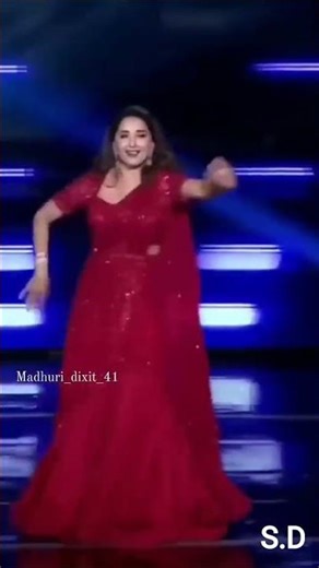 #madhuri Dikshit #dance Performance on pyar Do Pyar Lo Song ❤️