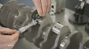 Im Brabus-Stammwerk in Bottrop werden Mercedes G- und S-Klassen nach Kundenwünschen aufgemotzt. Rund 450 Mitarbeiter tunen hier aktuelle Mercedes-Modelle und hauchen kultigen Oldtimern aus den 60er- und 70er-Jahren neues Leben ein. (6/10) | WELT