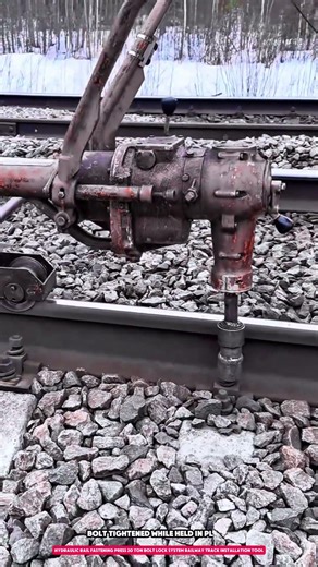 Hydraulic Rail Fastening Press 20 Ton Bolt Lock System Railway Track Installation Tool