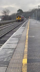 Class 150 (150243) arriving onto the new platform at Newquay station in Cornwall. The class 150 Sprinter is a diesel-hydraulic multiple unit train developed and built by British Rail Engineering Limited at York Carriage Works between 1984 and 1987, for use on regional services across Great Britain. 137 units were built. Each car has a Cummins NT855-R5 underneath it. Each engine produces 286hp. The trains have a maximum speed of 75 mph. #trains #diesellocomotive #railway #heritagerailway #fblifes