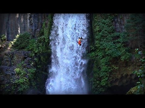Oregon Cliff Jumping (70ft Suicide Dive)
