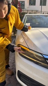 110K views · 790 reactions | Use lemon to clean yellowed car headlights#driving #cardrivinglessons #carpart #drivinglessons #tips #DIY #car | Xiucheshimei | Facebook