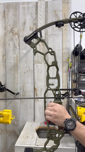 Testing the Pro 🏹 APA Black Mamba Pro #chronograph #huntingbow #speed #hunterhunter #archeryhunting #thereyouhaveit #test #bowhunter | APA Archery