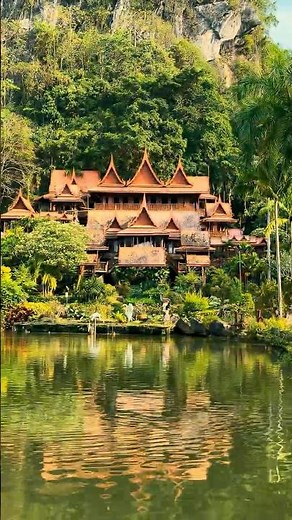 Lost in a Hidden Thai Temple 🏯🌿 | Wat Tham Khao Wong วัดถ้ำเขาวง
