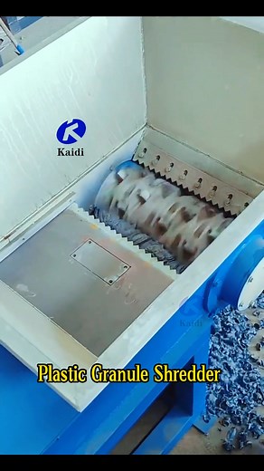 Watch our single-shaft shredder crush plastic blocks with ease! Hydraulic feeding rotating blades = perfectly uniform output. What would you shred with this machine? Comment below! Contact email:alice7136975@gmail.com Whatsapp: 86 181 3727 1638 Website:https://www.hnkaidijx.com | Renewable resource processing equipment