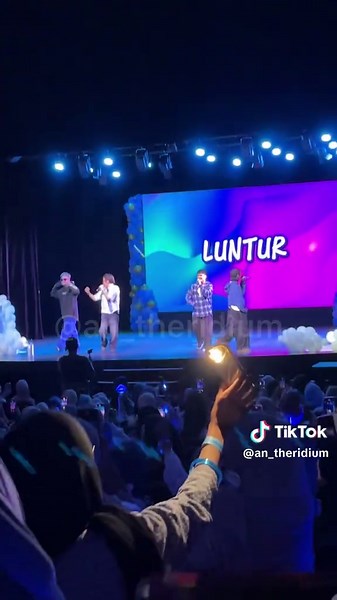 “Senyum Semangat” - SM*SH performed on EVERLA15TING SMASH 15TH ANNIVERSARY [fancam] Ilham - Dicky - Reza - Bisma - Rafael Lagu kebangsaan SMASHBLAST! #SMASH #SMASHIndonesia #EVERLA15TINGSMASH #SenyumSemangat