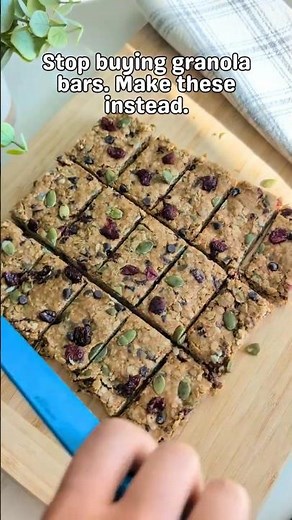 No-Bake Cranberry Almond Granola Bars | Easy Toddler Snack (Gluten-Free & Refined Sugar Free)