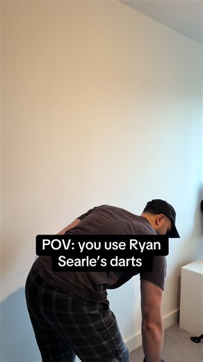 Which dart weight do you prefer to use? 🎯🏋️ #pdc #darts #fyp #ryansearle