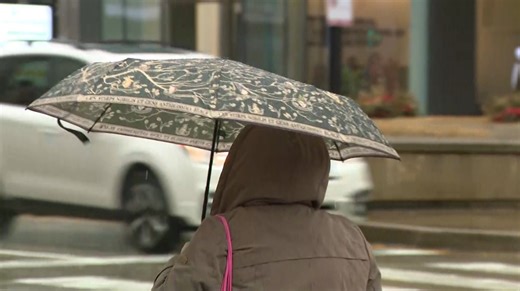 Sunday forecast: Cloudy, breezy and rainy, with mild temps and even thunderstorms possible in Chicagoland