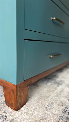 Ready to Transform Your Pieces? 🤷🏼‍♀️ Furniture from big box stores are EXPENSIVE and usually low quality- paint it! Save money by refinishing your furniture rather than spending thousands on new low quality pieces. What questions do you have about refurbishing furniture? Comment “Share” below and I’ll send you a link to a FREE full tutorial. I would love to help you get started! #decorativeitems #decorativeitem #thriftflip #flipping | Prayed Over Pieces