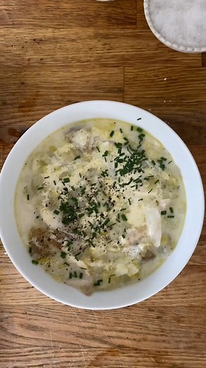 Celebrating Burns Night? Make this. Cullen Skink Recipe: 250ml whole milk 1 bay leaf 250g Smoked haddock 1 tbsp olive oil 2 tbsp Butter 2 large leeks 500g potatoes 450ml fish stock Double cream and chives, to serve Steps: Add 250ml milk to a pan along with a bay leaf, bring to a simmer and add the smoked haddock, poach for 6 mins- until it flakes like this- reserve the milk. Slice the leeks. Add a big glug of olive oil to a saucepan over a medium high heat, along with a chunk of butter. Fry the 