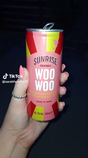 #cheekywoowoo #everydaywoowoo #birthdaydrinks @niamh