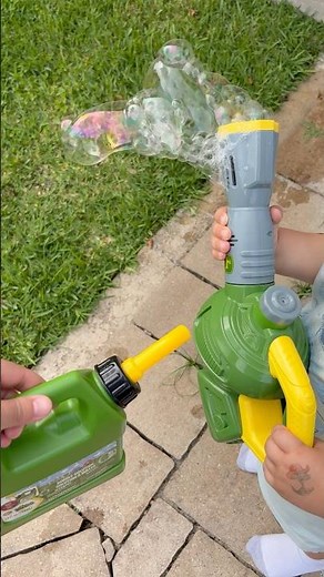 John Deere leaf blower bubble toy review: Less mess more bubbles!