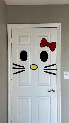Luna’s corner on Instagram: "Hello kitty room door decoration idea ≽^• ˕ • ྀི≼ #diy #hellokitty"