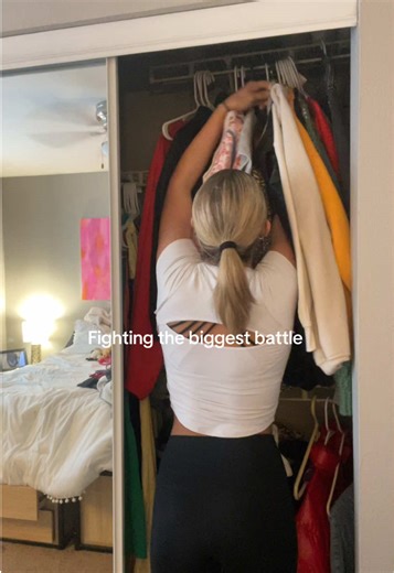 Watching this next time I say I have nothing to wear😖 #foryou #femalerage #fashiontok #clothes #closet #closetcleanout #laundry #fyp #microinfluencer