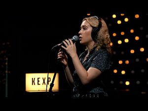 Blondshell - Tarmac (Live on KEXP)