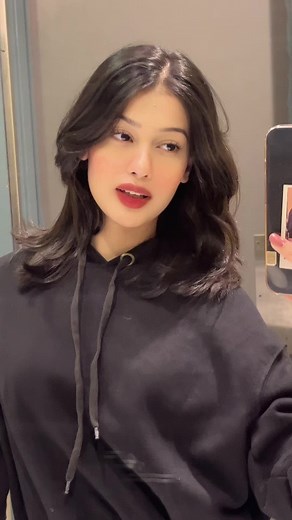 Casual Bathroom Mirror Selfie Tips