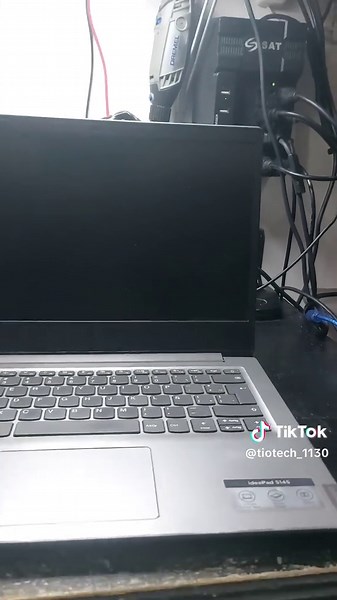 Lenovo Ideapad S145: Luz Blanca Parpadeante