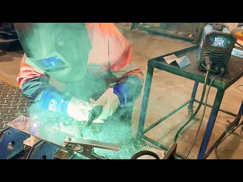 NEW Cigweld BlueVenom XF200P3 MIG-STICK-TIG Welding Inverter With 3 Pulse Transfer Modes