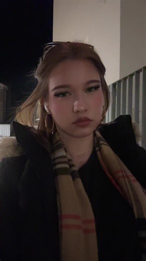 Glamour Looks and Lip Sync Fun