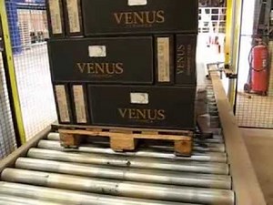 Pallet centering device - Movitec Wrapping Systems