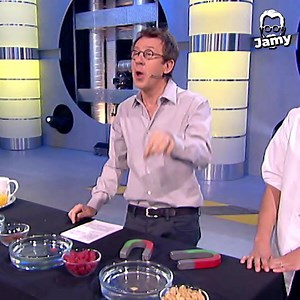 Un aliment riche en fer peut-il être attiré par un aimant ? 🧲 Faisons le test avec 3 aliments pour le savoir ! | Jamy Gourmaud