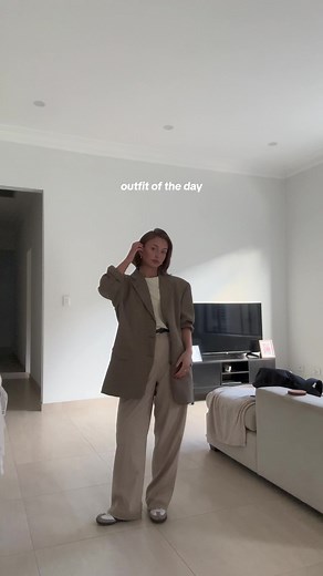 Emma Banks (@emmabanksx)’s videos with Praise Jah In The Moonlight - YG Marley