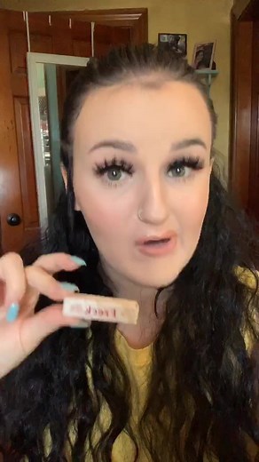 Faux Freckles: A Makeup Trend Explained