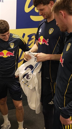 🤍 "𝗧𝗵𝗲𝗿𝗲'𝘀 𝗯𝗶𝗴𝗴𝗲𝗿 𝘁𝗵𝗶𝗻𝗴𝘀 𝘁𝗵𝗮𝗻 𝗳𝗼𝗼𝘁𝗯𝗮𝗹𝗹" After seeing his video last week, Sean, Dan and Illan invited Pepe and the #LUFC Foundation's Fit Generations group to Thorp Arch. Find out more at https://bit.ly/4j9xNnA | Leeds United