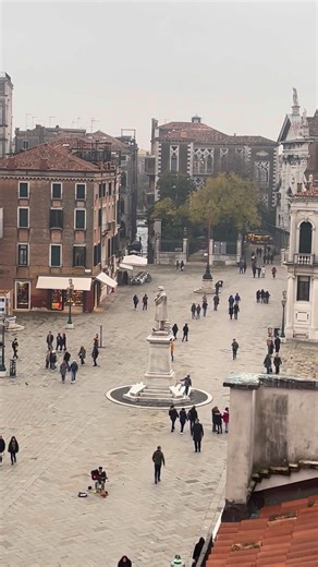 A glimpse of Venice from one of my favourite hotels, Bloom e Settimo Cielo B&B | Venice Travel Tips