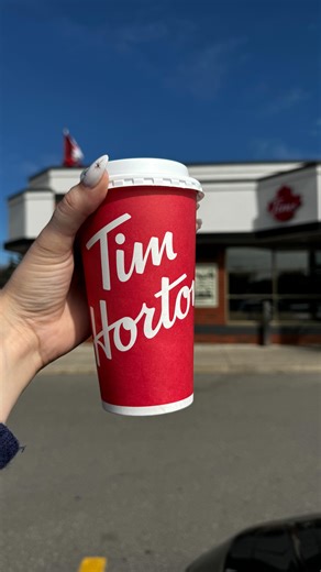 🆓 coffee or tea for a week thanks to the @timhortons x @nhl collab in the app! • Open your Tim Hortons app • Click on the NHL Hockey Challenge • Select 3 players daily you think will score • Pick correct 7 days in a row to win you win points along the way that add up for other freebies! Let me know if you’ve won before 👀 . . . #livingonaloonie #canadiancouponer #dealsincanada #timhortons #nhl #fanatics | LivingonaLoonie