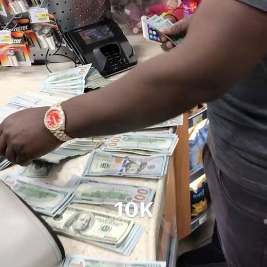 534K views · 5.6K reactions | I MOTIVATE THE YOUNG NIGGAS ALL ACROSS THE WORLD  I SHOW NIGGAS THEY CAN MAKE IT IN BECOME SUCCESSFUL WITHOUT ROBBING OR SEALING DOPE  I TALK TO MY GOD EVERY NIGHT BEFORE I GO TO SLEEP  JUST TO TELL HIM I'M THANKFUL  BUT S/O TO BATON ROUGE SHIT WAS LIT LAST NIGHT YALL SUPPORTED ME SINCE DAY ONE ☝️ #HEAVYCAMP #CMG | Blac Youngsta | Facebook