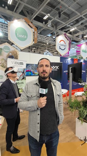 🎮 La VR au service de la formation agricole avec le programme VINUM ! 🌾 Découvrez comment la réalité virtuelle transforme la formation et la prévention en agriculture. Grâce à Vinum, les agriculteurs peuvent s’entraîner dans des situations réelles, en toute sécurité. 🚜💡 Merci à NX Studio pour leur expertise ! 🎧 #SIA2025 #VR #FormationAgricole #Vinum #innovations Page FB : https://www.facebook.com/profile.php?id=100077733241261 | FNSEA